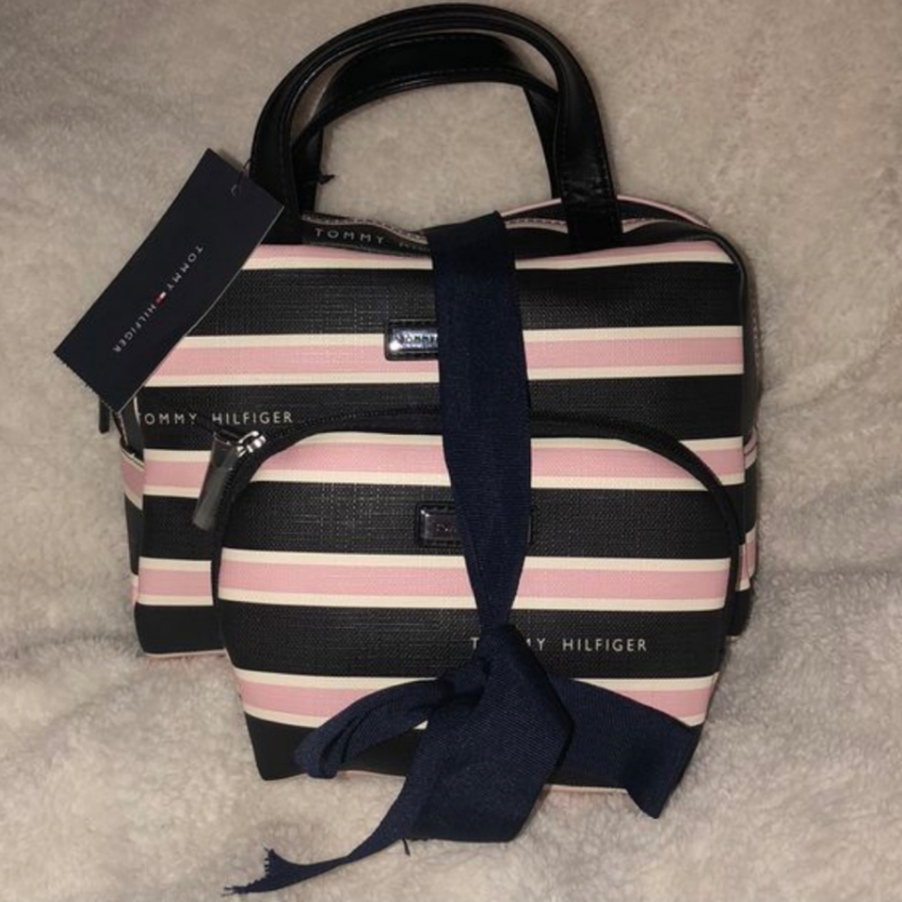 Tommy Hilfiger cosmetics bathroom travel bag